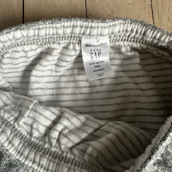 Baby Gap Gray Reversible Sweatshirt Set - Picture 6 of 6